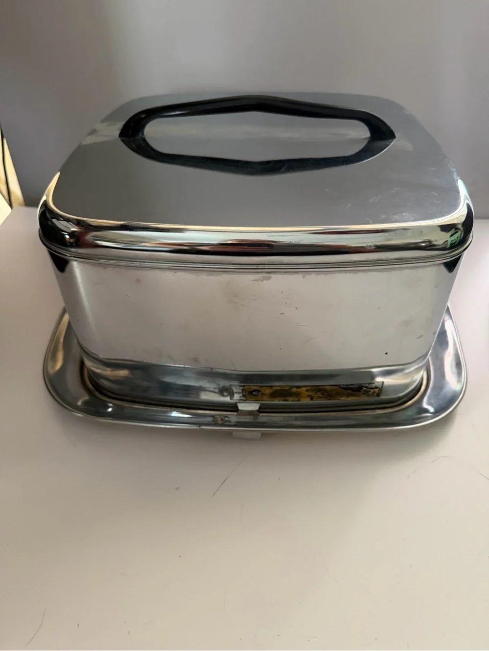 Vintage Lincoln Beautyware Cake Carrier is a vintage mid-century modern